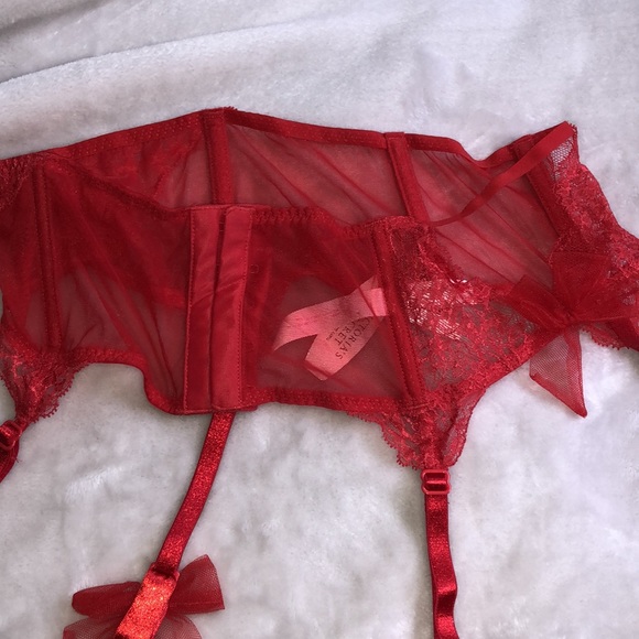 NWT Victoria’s Secret Red Lace Garter Belt/Skirt - Rhinestones & Bows - Size M/L - Picture 8 of 10